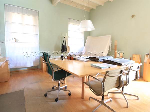 Appartamento su due livelli in corte 